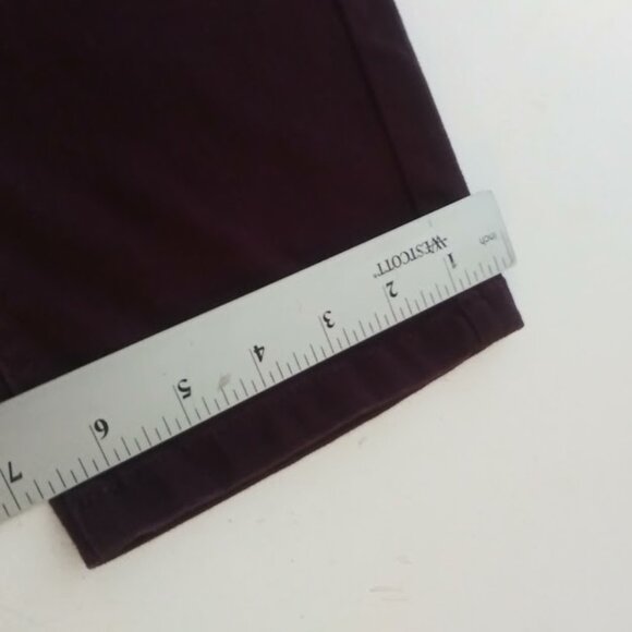Westbound women's size 12 Short maroon or wine color pull up pants - Picture 9 of 13